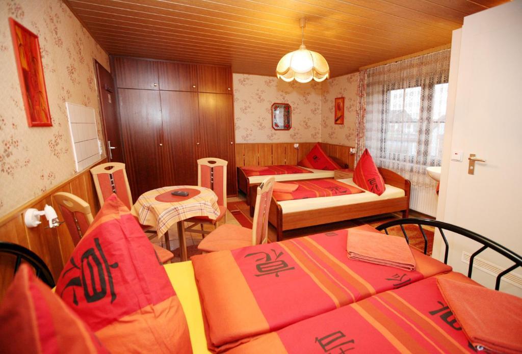 Hotel-Pension Klaer Speyer Rum bild