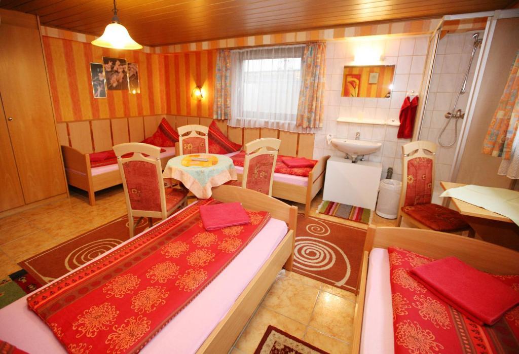 Hotel-Pension Klaer Speyer Rum bild