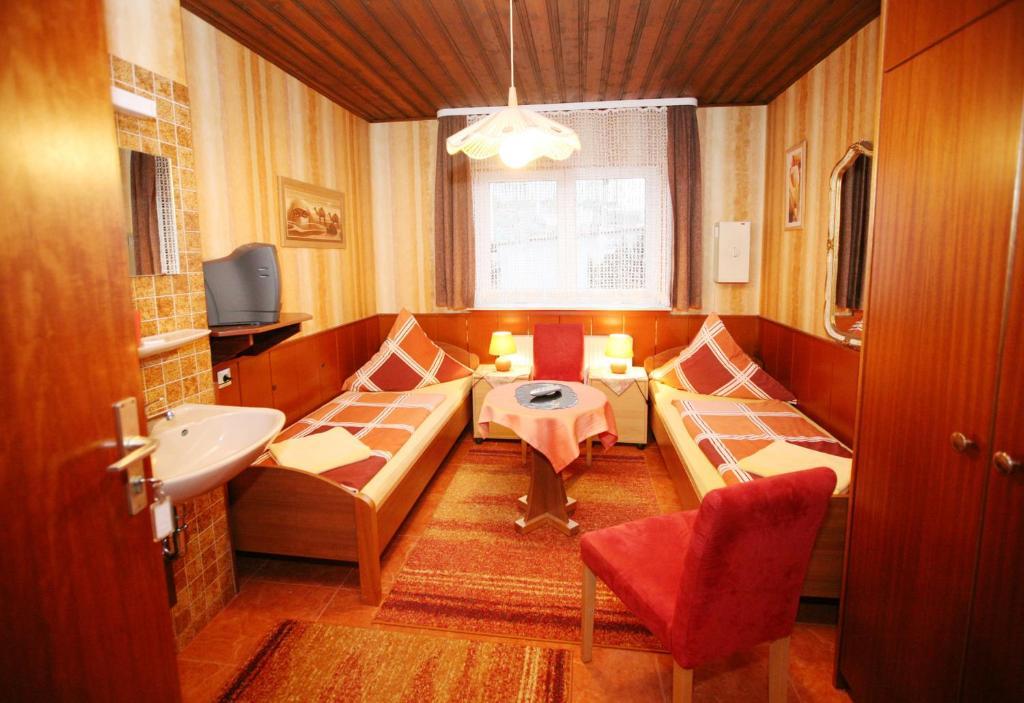 Hotel-Pension Klaer Speyer Rum bild