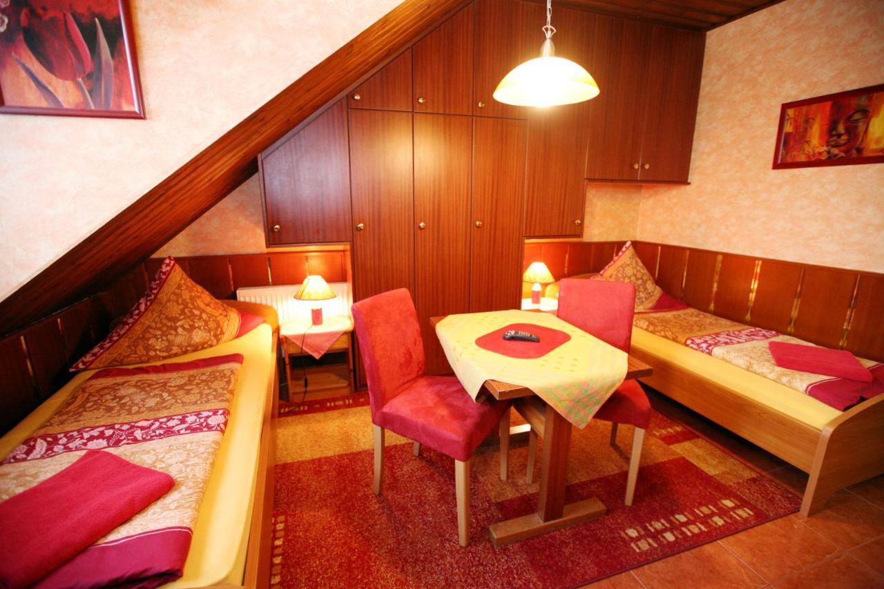 Hotel-Pension Klaer Speyer Rum bild